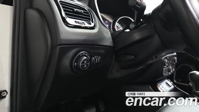Jeep Compass 2021 — Şəkil 17/33