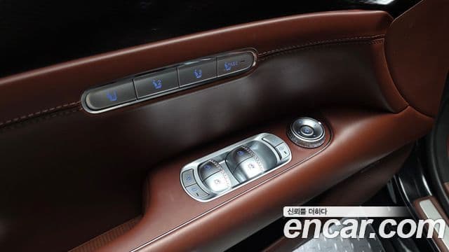 Genesis G90 2022 — Photo 32/34