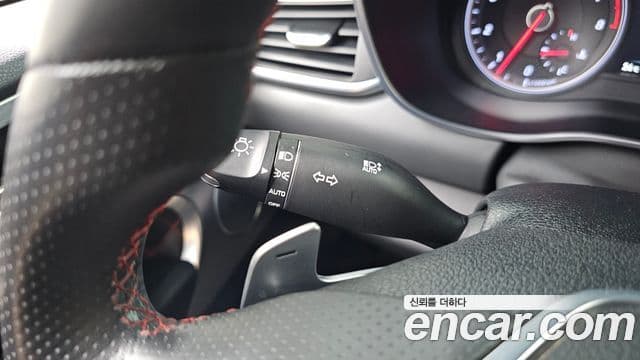 Genesis G70 2019 — ფოტო 7/31