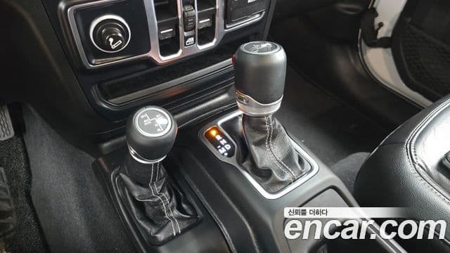 Jeep Wrangler 2019 — Photo 28/31