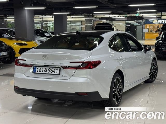 Toyota Camry 2026 — ფოტო 10/14