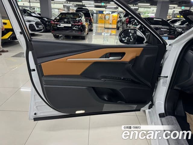 Toyota Camry 2026 — ფოტო 8/14