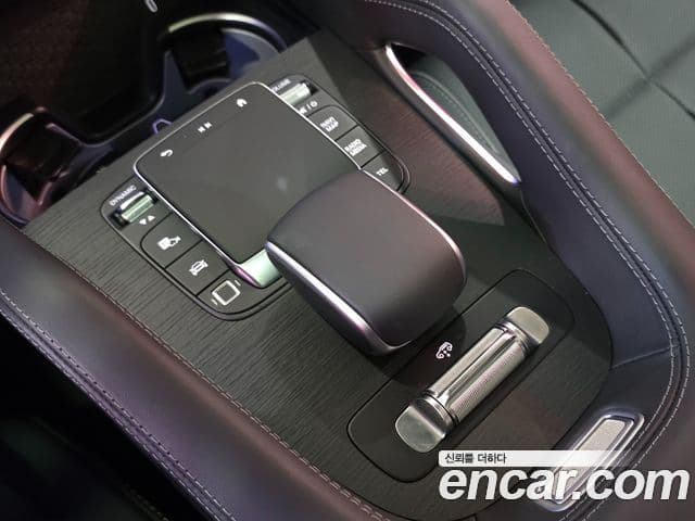 Mercedes-Benz GLE-Class 2026 — Photo 10/18