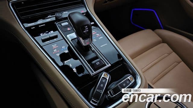 Porsche Panamera 2019 — Şəkil 22/32
