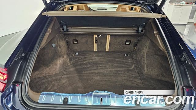 Porsche Panamera 2019 — Şəkil 25/32