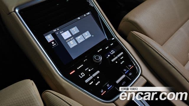 Porsche Panamera 2019 — Şəkil 24/32