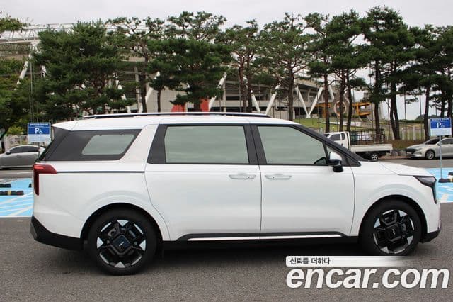 Kia Carnival 2025 — Фото 8/20