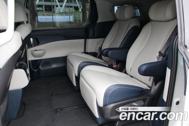 Kia Carnival 2025 — Фото 16/20
