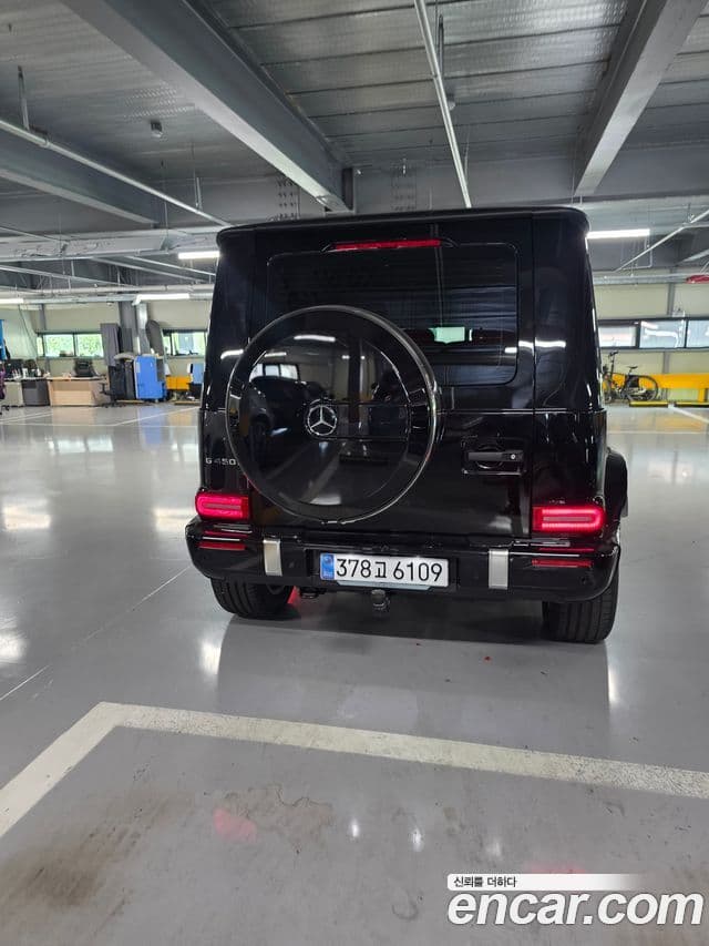 Mercedes-Benz G-Class 2026 — Photo 1/9