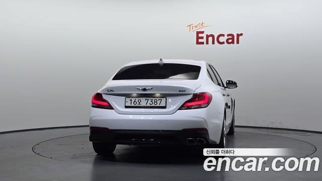 Genesis G70 2019 — Photo 18/30