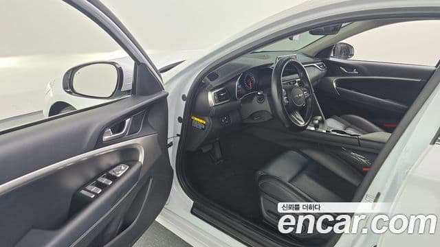 Genesis G70 2019 — Photo 1/30