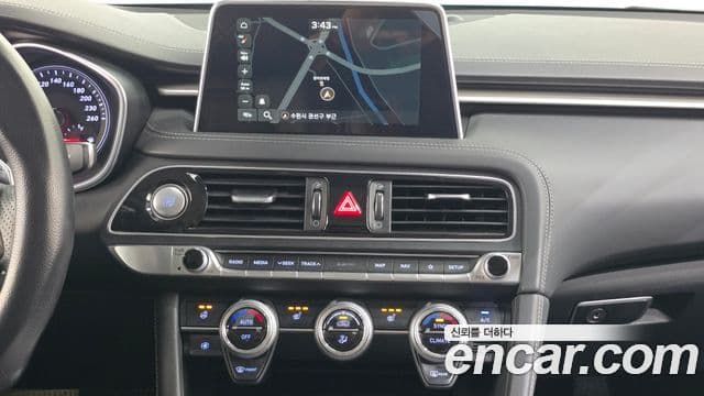 Genesis G70 2019 — Photo 5/30