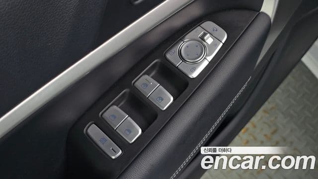 Genesis G70 2019 — Photo 6/30