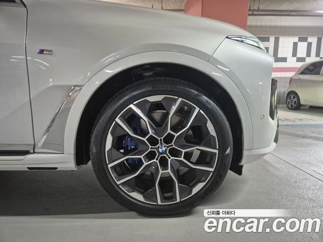 BMW X7 2026 — Şəkil 8/16