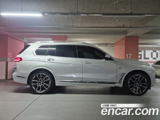 BMW X7 2026 — Şəkil 15/16