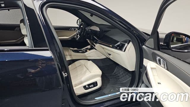BMW X6 2025 — Photo 32/36