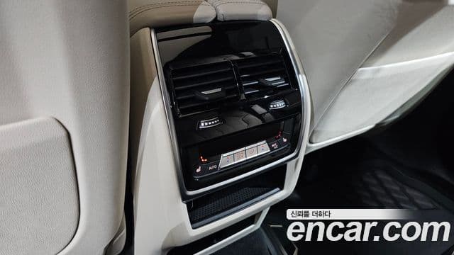 BMW X6 2025 — Photo 30/36