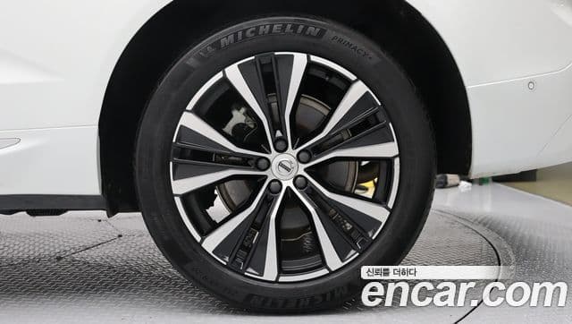 Volvo XC60 2024 — Şəkil 13/16