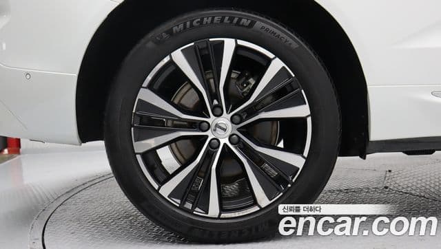 Volvo XC60 2024 — Şəkil 10/16