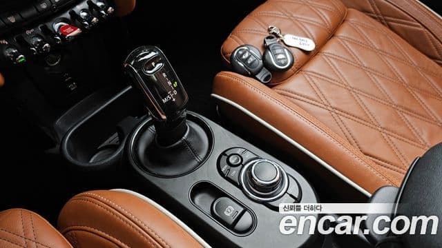 Mini Cooper S Convertible 2021 — ფოტო 10/20