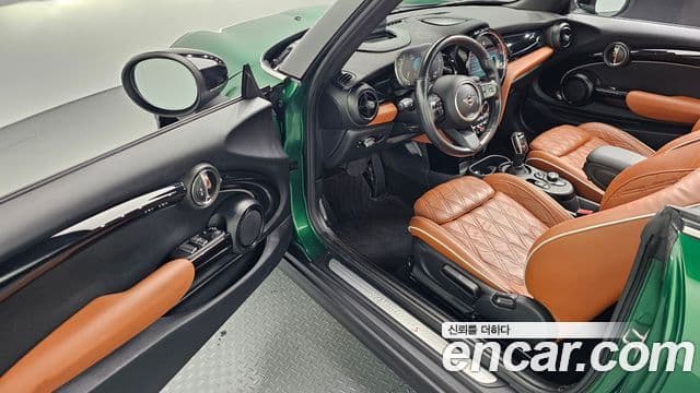 Mini Cooper S Convertible 2021 — ფოტო 16/20