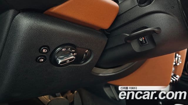 Mini Cooper S Convertible 2021 — ფოტო 4/20