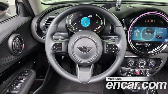 Mini Cooper Clubman 2021 — ფოტო 24/32