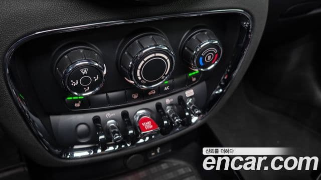 Mini Cooper Clubman 2021 — ფოტო 1/32