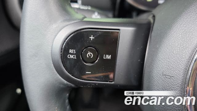 Mini Cooper Clubman 2021 — ფოტო 32/32