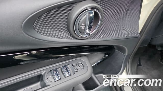 Mini Cooper Clubman 2021 — ფოტო 18/32