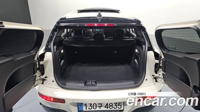 Mini Cooper Clubman 2021 — ფოტო 30/32