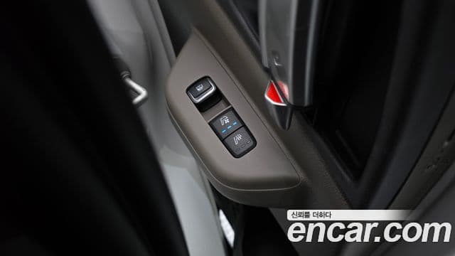 Kia Carnival 2024 — Фото 19/20