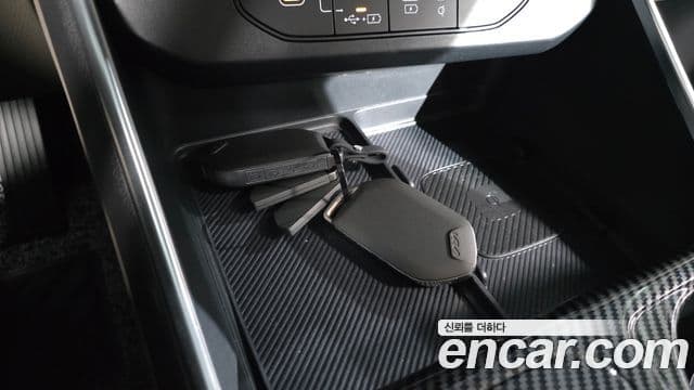 Kia Carnival 2024 — Şəkil 8/33