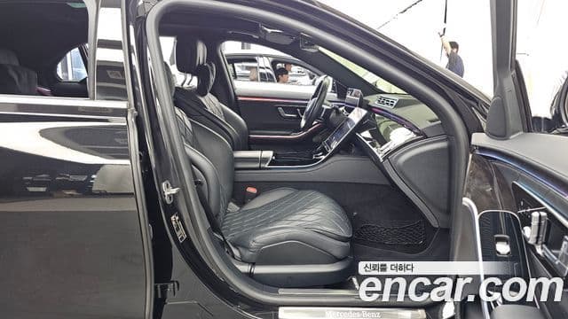 Mercedes-Benz S-Class 2021 — Photo 21/37