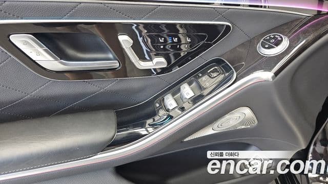 Mercedes-Benz S-Class 2021 — Photo 16/37