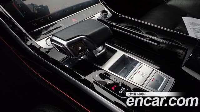 Audi A8 2020 — Фото 9/20