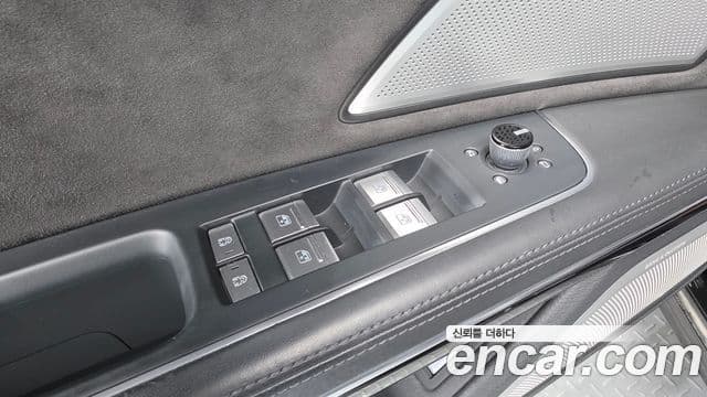 Audi A8 2020 — Şəkil 19/42