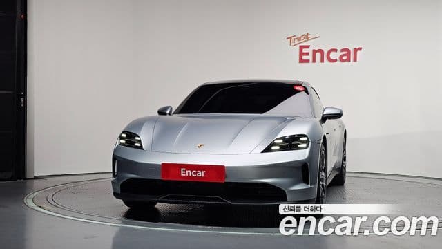 Porsche Taycan 2025 — Photo 19/20
