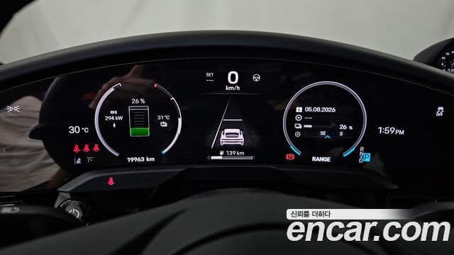 Porsche Taycan 2025 — Photo 8/20