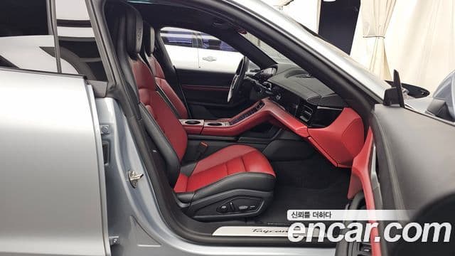 Porsche Taycan 2025 — Photo 15/20