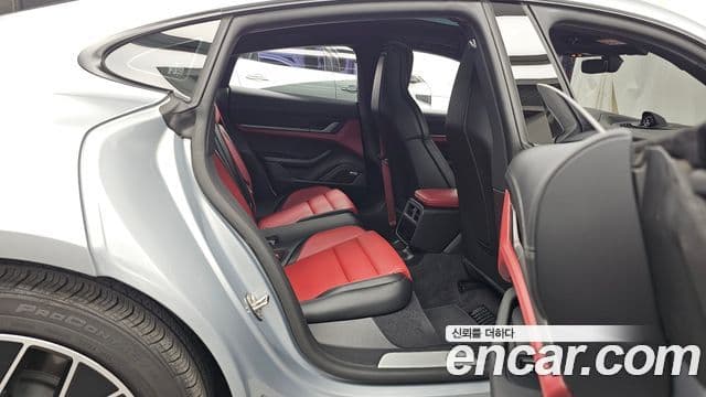 Porsche Taycan 2025 — Photo 5/20