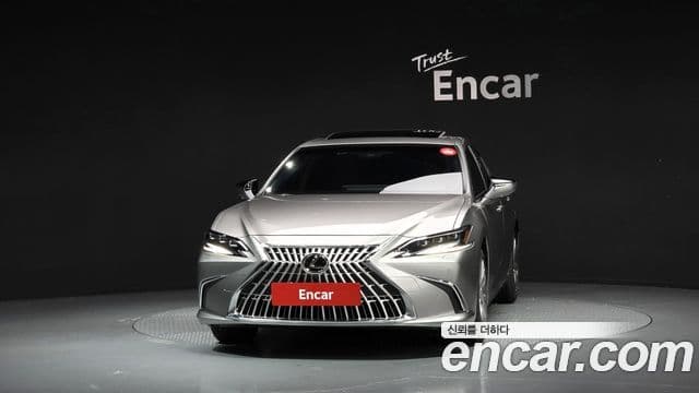 Lexus ES300h 2025 — ფოტო 6/33