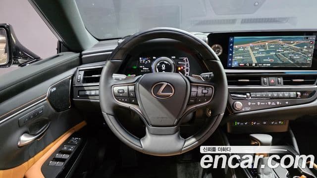 Lexus ES300h 2025 — ფოტო 28/33