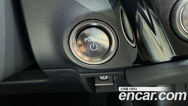 Lexus ES300h 2025 — ფოტო 29/33