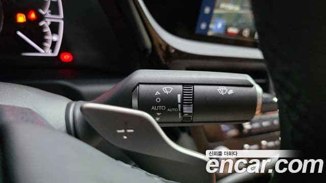 Lexus ES300h 2025 — ფოტო 12/33