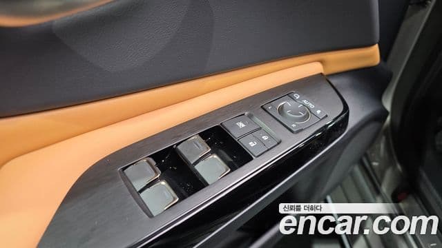 Lexus ES300h 2025 — ფოტო 17/33
