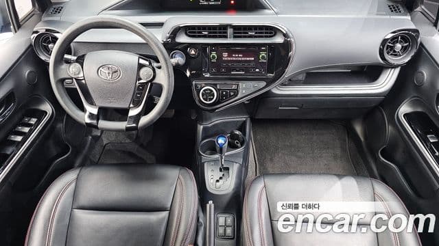 Toyota Prius C 2018 — Şəkil 17/30