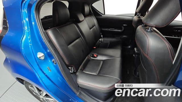 Toyota Prius C 2018 — Şəkil 28/30