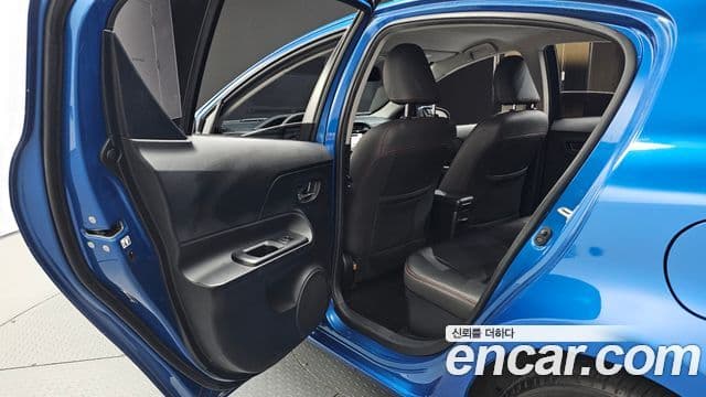 Toyota Prius C 2018 — Şəkil 21/30