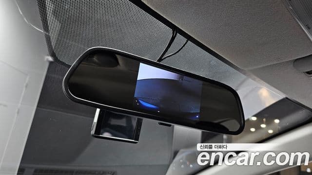 Toyota Prius C 2018 — Şəkil 20/30